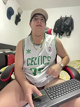 Fozil_Dvice live cam on StripChat