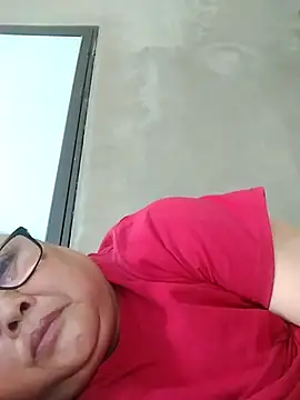 YourMomy- live cam on StripChat
