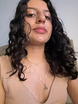 OhMySelenyx3 live cam on StripChat