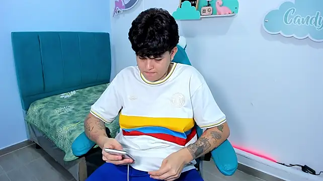 iansaydftm live cam on StripChat