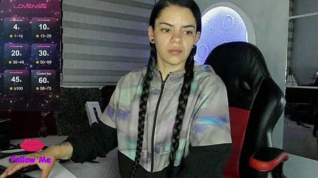 natasha_logan_ live cam on StripChat