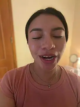 CocoaGigiMuse live cam on StripChat