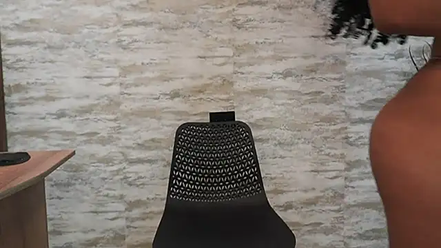 HOTBLACKANDWHITE2 live cam on StripChat