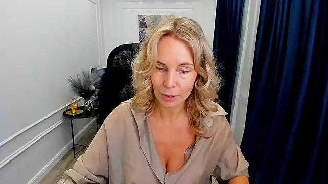 Sinty_Devis live cam on StripChat