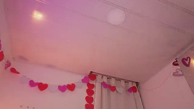 AbyWhitee live cam on StripChat
