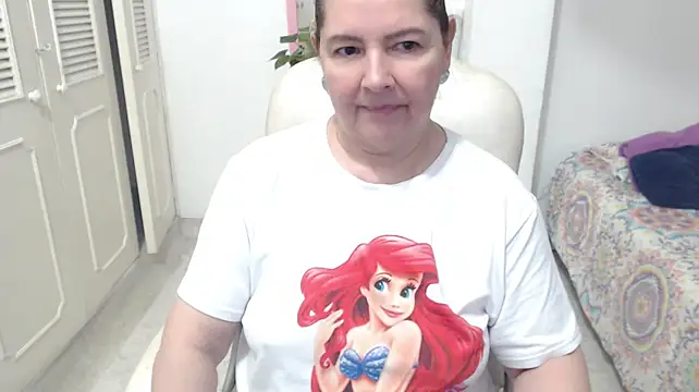leonela_69 live cam on StripChat
