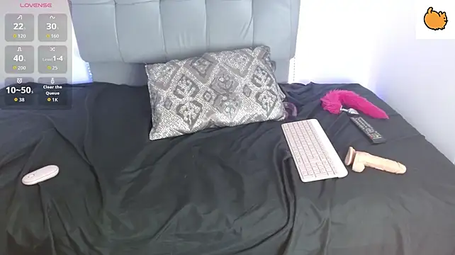 Moon_Ashley_ live cam on StripChat