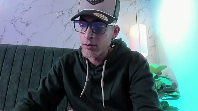 DrakeNeumann live cam on StripChat