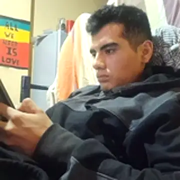 Ortiz3404 live cam on StripChat