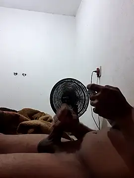 Claudioxavier2 live cam on StripChat