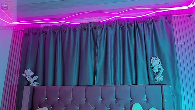 Sarah_Moon1 webcam
