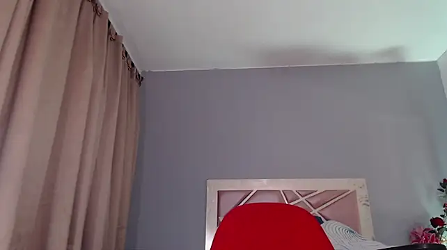 Celestte_w live webcam
