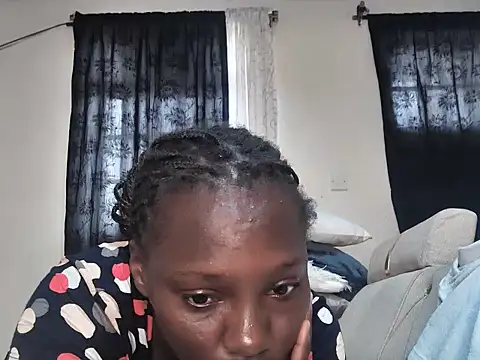 sexyleah25 live cam on StripChat