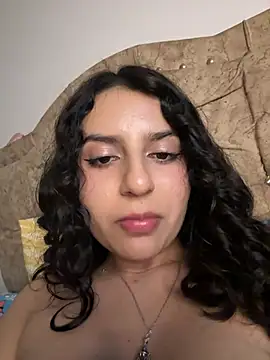 OhMySelenyx3 live cam on StripChat