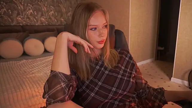 MollyyMayy live cam on StripChat