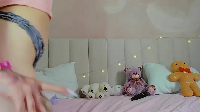 AdeleSilvy live cam on StripChat