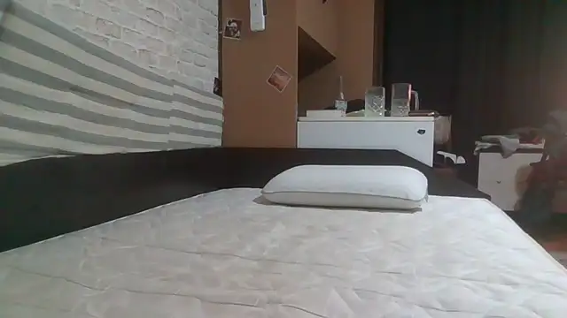 pussyjuicelover38 live cam on StripChat