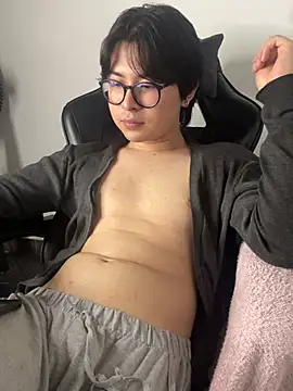 _Tommy_7 live cam on StripChat