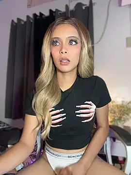 MajesticKitana live cam on StripChat