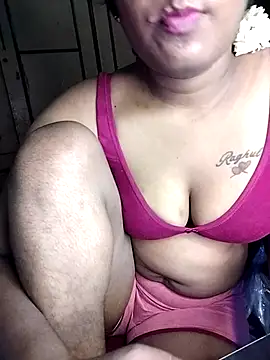 Tamil_Kavitha live cam on StripChat