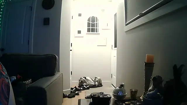 Queenemerald live cam on StripChat