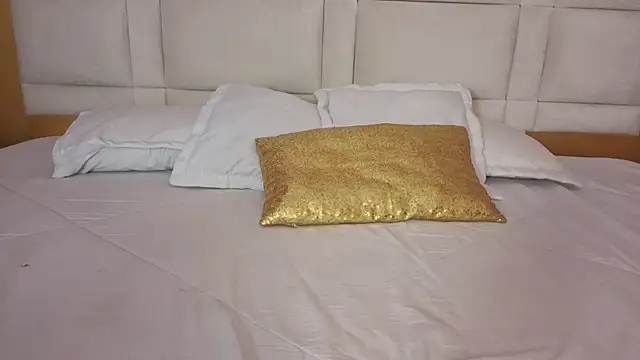 CAROL_SUCKER live cam on StripChat