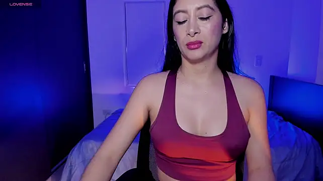 MeganWhite3 live cam on StripChat