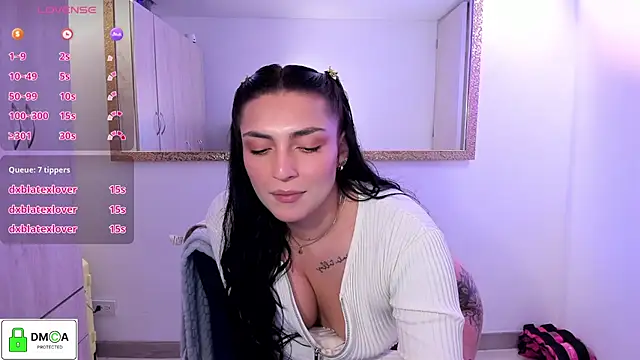 EricaVanderhill live cam on StripChat