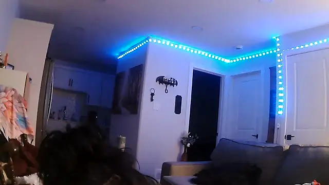 queenemerald (F milf) - Take off top!