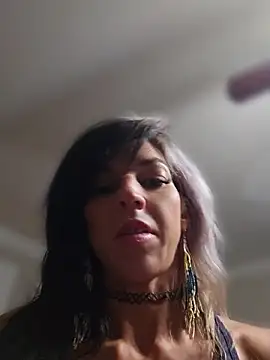 lil_jiggly (F milf) - Topless for 3 min