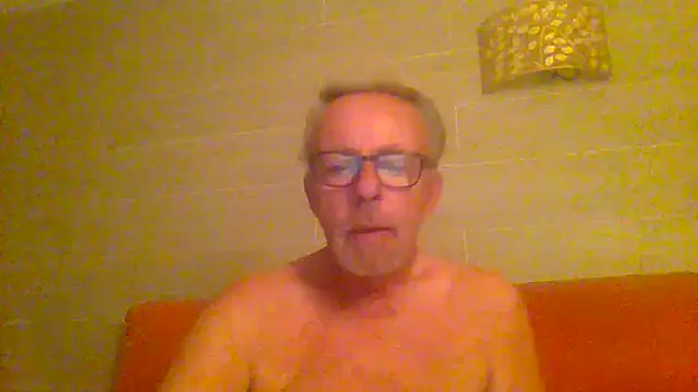 tuggy59 live cam on StripChat