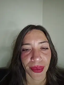 loveuu-bae live cam on StripChat