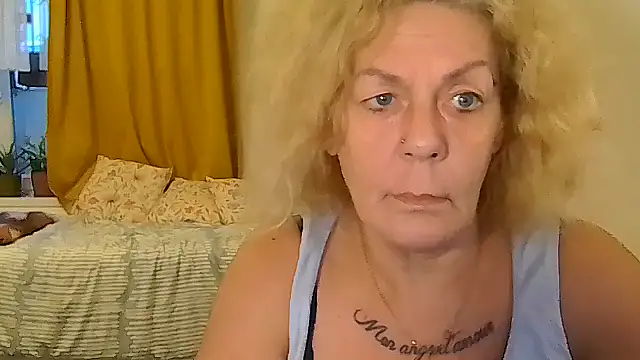 belgianshantie live cam on StripChat
