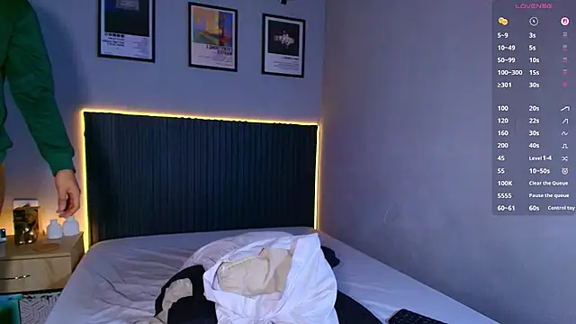 Leo_Savage_ webcam