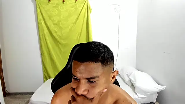 corzoethan live cam on StripChat