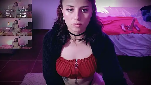 Nahomi_Harper live cam on StripChat