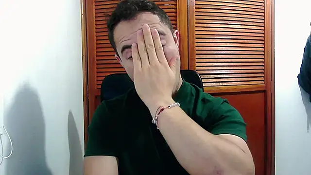 TouchDaddy4 live cam on StripChat