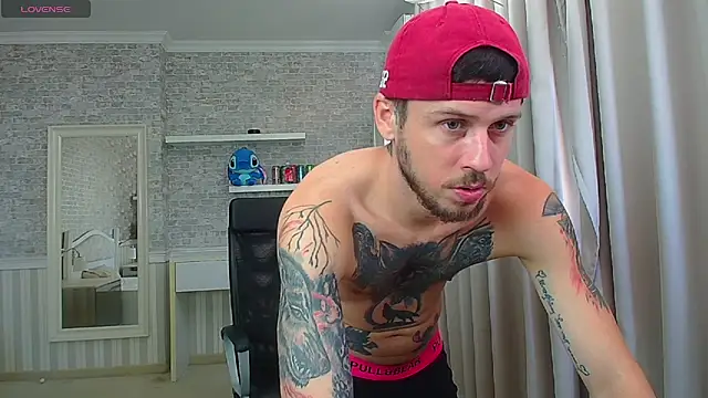 JonahShaw live cam on StripChat