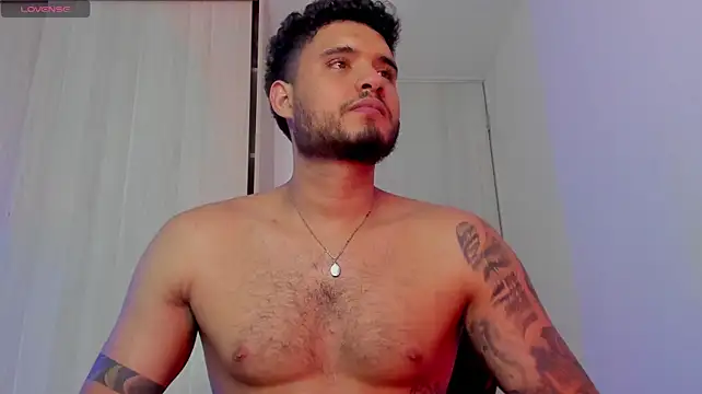 AUSTINN_TORRES live cam on StripChat