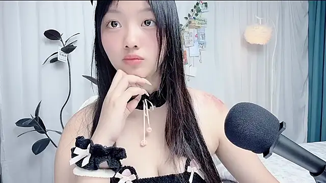 Winnie666999 live cam on StripChat