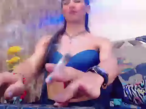 ts_latinaxxxts live cam on StripChat