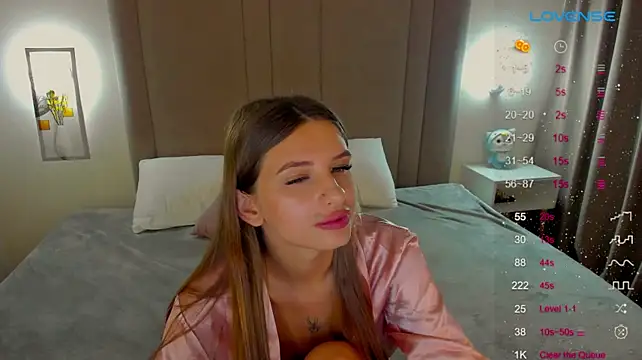 Lola_lovelyyy live cam on StripChat