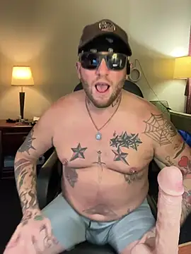 Livingpuddle live cam on StripChat