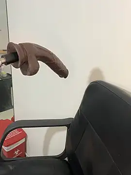 cherry_skinnyy_ live cam on StripChat