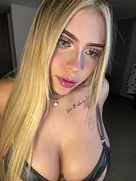 MiaWhitePink_ live webcam