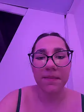 miakhalaf_ live webcam