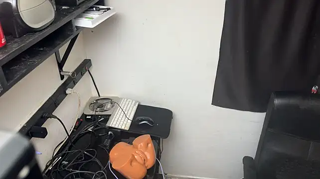 leanjamesdean live cam on StripChat