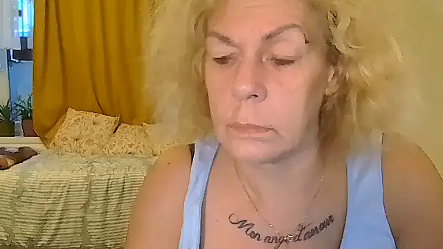 belgianshantie live cam on StripChat