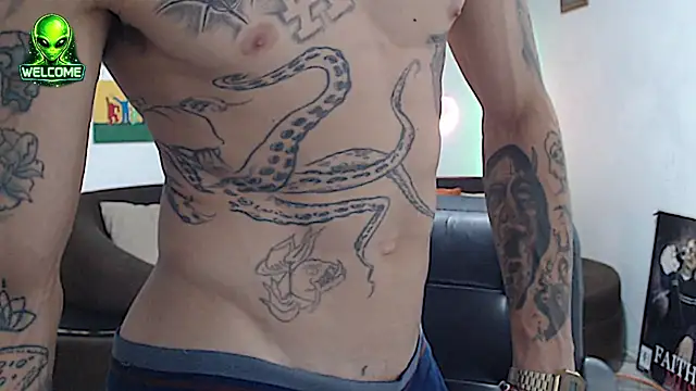 alpha_zom live cam on StripChat