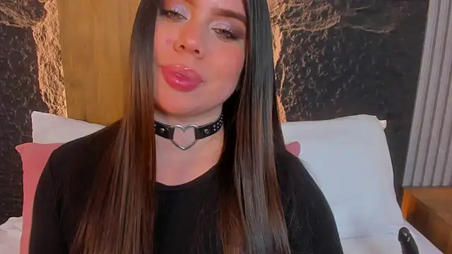 luna_blazze_ live cam on StripChat